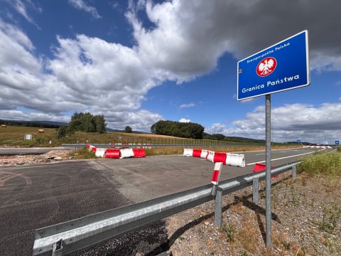 Trasa S3 już nie kończy się w szczerym polu. Czesi położyli asfalt przy granicy z Polską [ZDJĘCIA] - 3