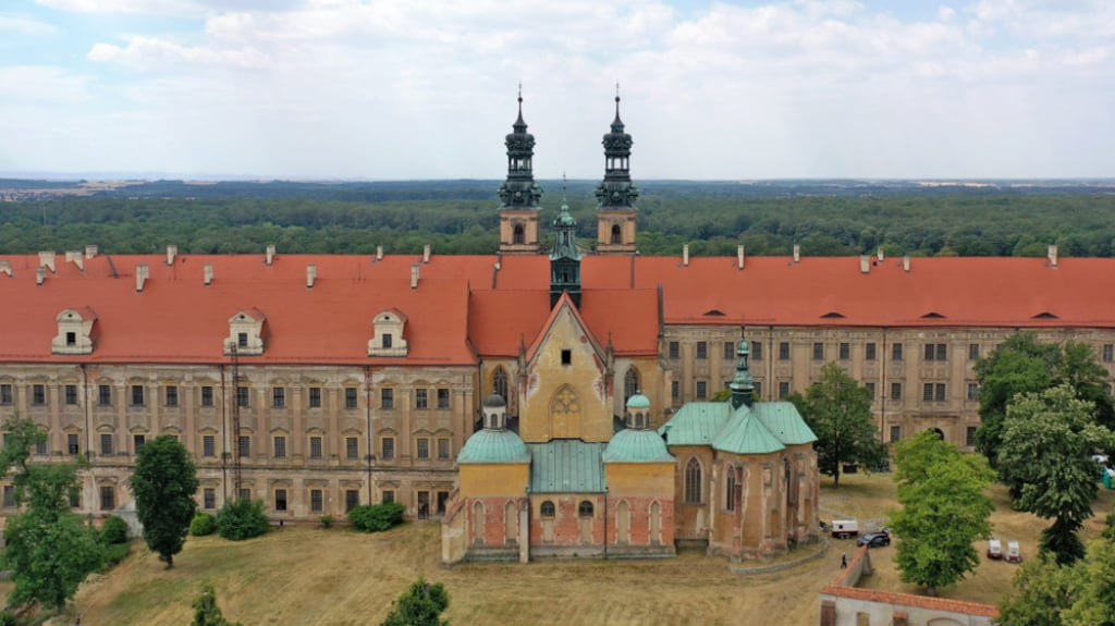 Slot Art Festival wraca do Lubiąża. Tegoroczna edycja odbywa się pod hasłem "Portal"