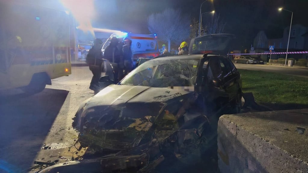 Miał prawie 3 promile we krwi i sądowy zakaz prowadzenia. Mimo to wsiadł za kierownicę i spowodował poważny wypadek