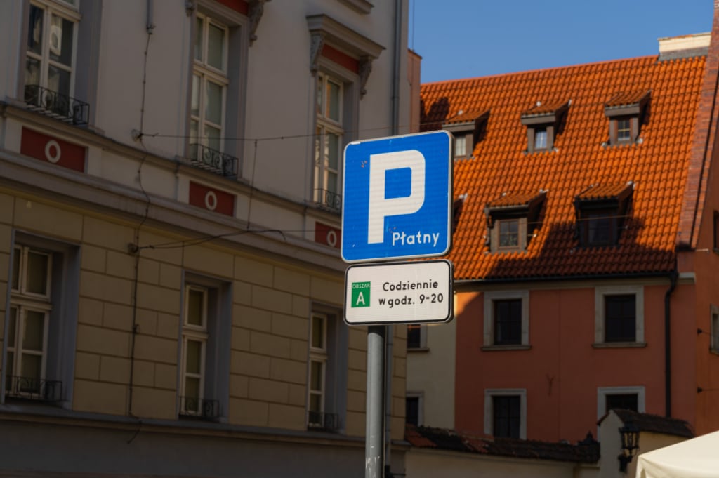 Podwyżka opłat za odbiór śmieci to nie wszystko. Zapłacimy również więcej za parkowanie we Wrocławiu