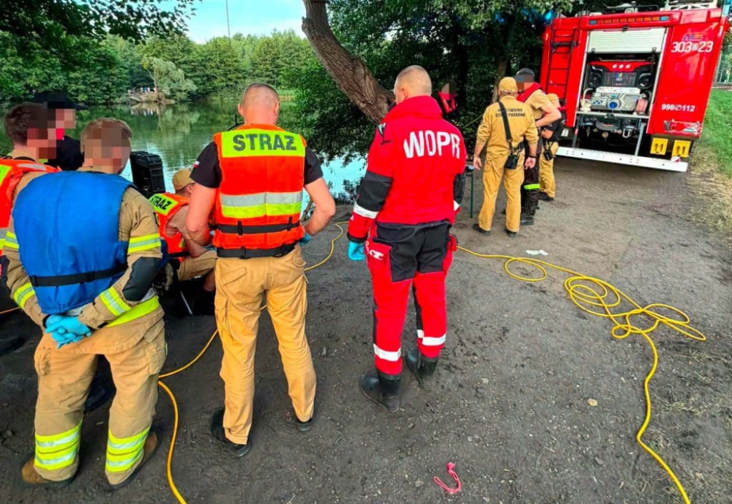 Tragedia nad stawem przy ulicy Królewieckiej we Wrocławiu. Utonął 18-latek