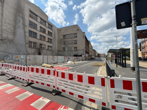 Kilka dni ogromnych korków w centrum. Tak wygląda zamknięta dla ruchu ul. Kazimierza Wielkiego [ZDJĘCIA] - 0