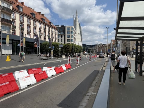 Kilka dni ogromnych korków w centrum. Tak wygląda zamknięta dla ruchu ul. Kazimierza Wielkiego [ZDJĘCIA] - 6
