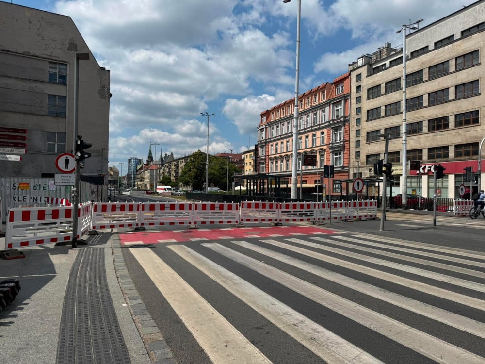 Kilka dni ogromnych korków w centrum. Tak wygląda zamknięta dla ruchu ul. Kazimierza Wielkiego [ZDJĘCIA]