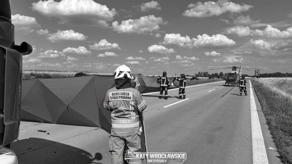 Śmiertelny wypadek na A4 po zderzeniu osobówki z ciężarówką. Autostrada w kierunku Wrocławia zablokowana