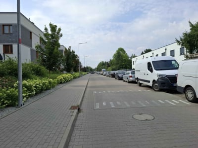 Co dalej z parkowaniem na ulicy Dożynkowej? Miasto reaguje