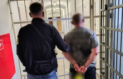 Zadał kilkanaście cios&oacute;w nożem. Policjanci z Kłodzka złapali mężczyznę podejrzanego o usiłowanie zab&oacute;jstwa
