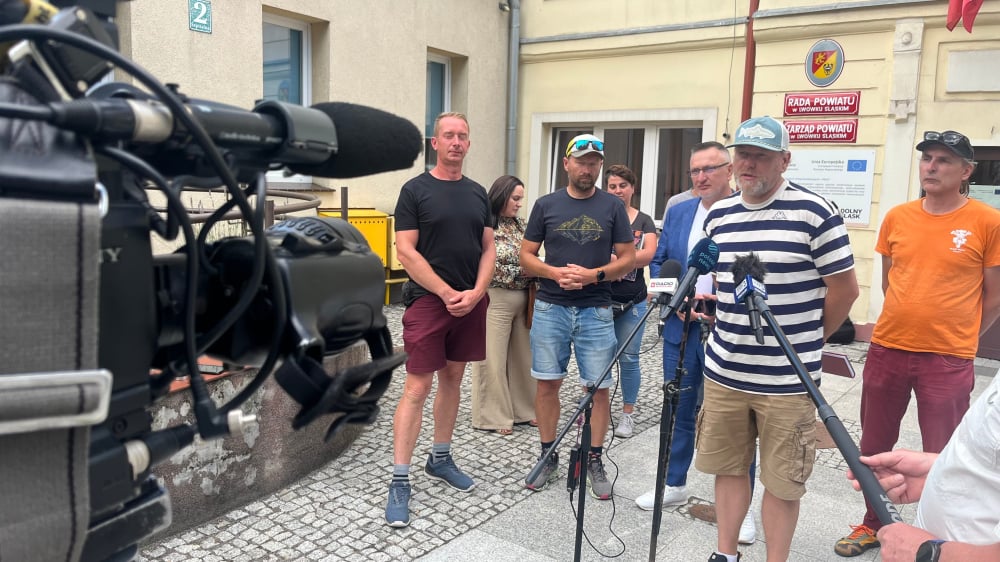 Chcą mediacji, ale nie wykluczają drogi sądowej. Po tragedii nad Bobrem przedsiębiorcy czekają na pomoc