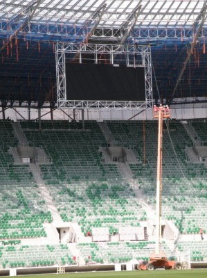 Tłumy na stadionie (Wideo i zdjęcia) - 24