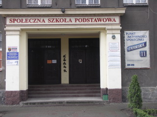 Szkoła przy Zatorskiej ukarana - Fot. www.sprodzina.pl