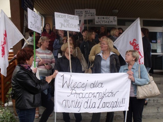 Pielęgniarki wyszły na ulicę (Zobacz) – fot. Piotr Słowiński