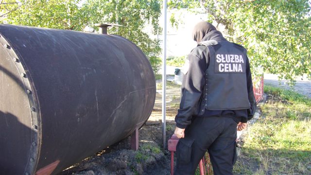 Olej opałowy przerabiali na paliwo - 2