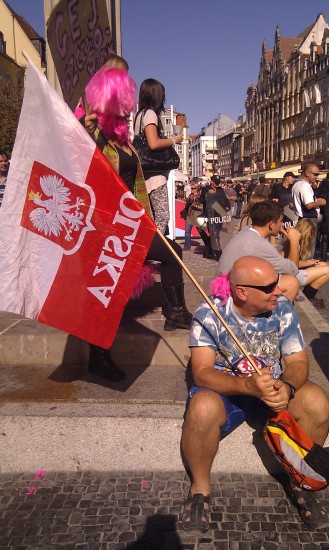 7 zatrzymanych po manifestacjach - 16