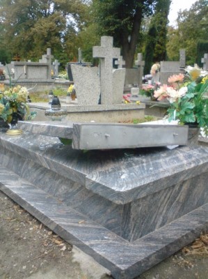 Wandale na legnickim cmentarzu - 4