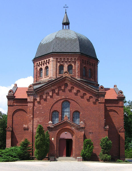 Coraz ciaśniej na cmentarzach - Fot. Wikipedia