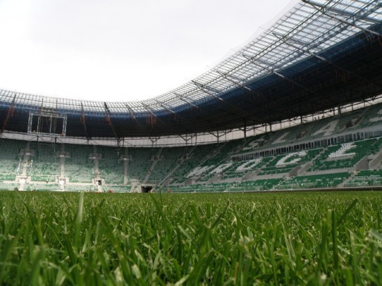 Poślizg na stadionie miejskim - fot. archiwum prw.pl