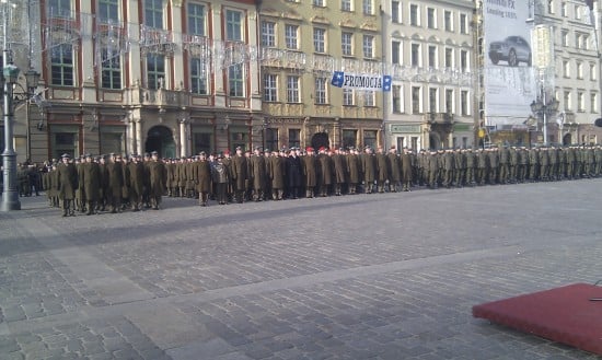 Święto wojskowych na rynku - 0