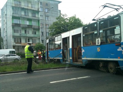 Wykolejony tramwaj na Piłsudskiego - 2