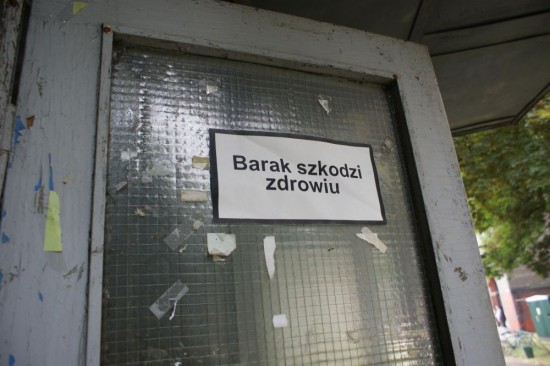 Zburzą azbestowe baraki - 7