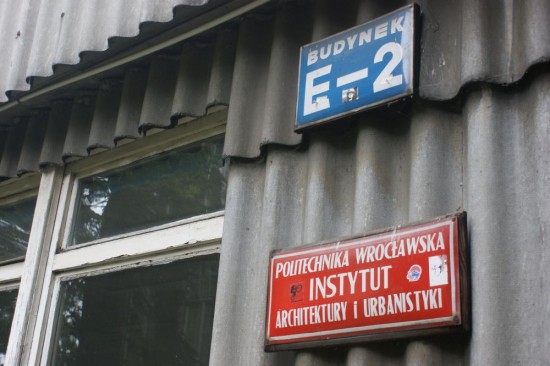 Zburzą azbestowe baraki - 6