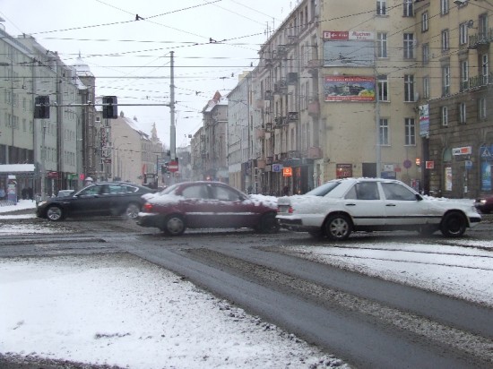 Niebezpiecznie, ślisko i...biało (Zobacz) - 18