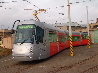 Pociąg i tramwaj na jednym przystanku - fot. www.wroclaw.pl