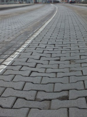 Zapada się bruk na Strzegomskiej - 1