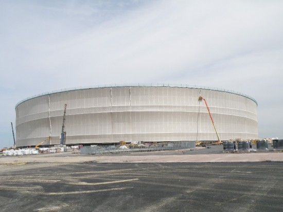 Trawnik przy stadionie - fot. archiwum prw.pl