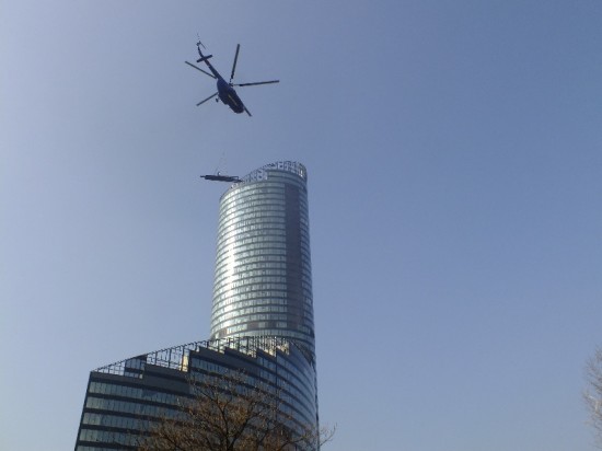 Śmigłowiec nad Sky Tower (Zobacz) - 10