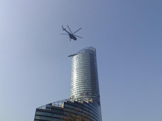 Śmigłowiec nad Sky Tower (Zobacz) - 11