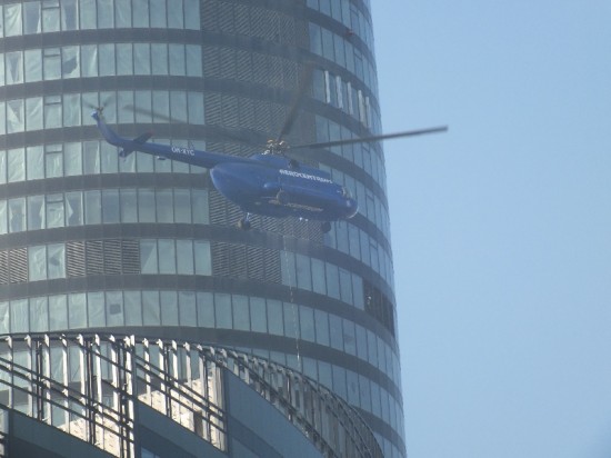 Śmigłowiec nad Sky Tower (Zobacz) - 5