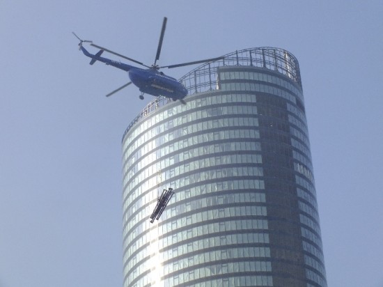Śmigłowiec nad Sky Tower (Zobacz) - 13