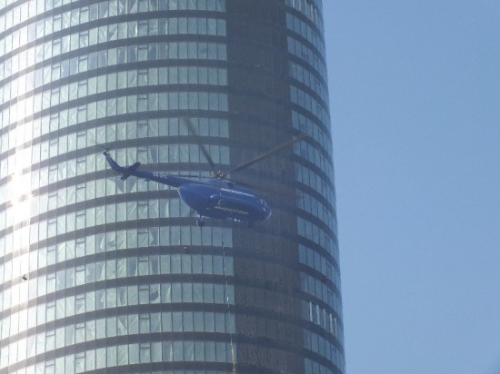 Śmigłowiec nad Sky Tower (Zobacz) - 4