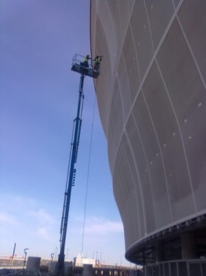 Wielkie mycie na stadionie trwa - 3
