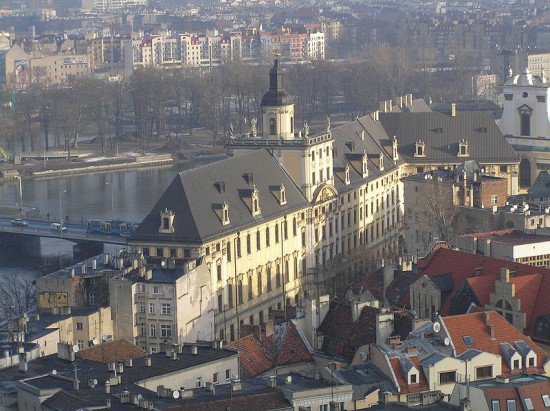 Studenci obowiązkowo za granicę - fot. Wikipedia