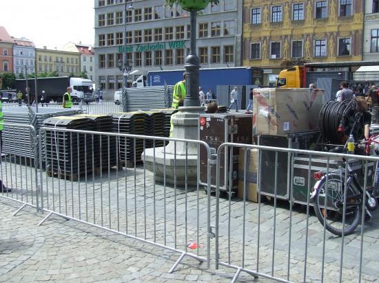 Budują strefę kibica (Zobacz) - 23