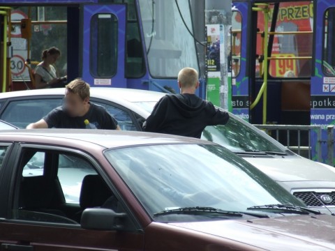 "Może umyć panu szybkę?" - 5