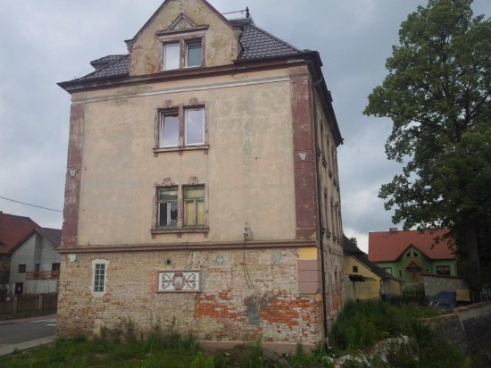 Setki tysięcy złotych w błoto - fot. prw.pl