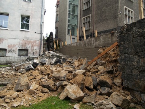 Runął mur w centrum Wałbrzycha  - 2