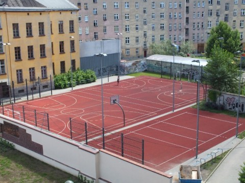 Pięknieją podwórka (Zobacz) - 15