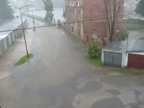 Potężne ulewy pustoszą region - 0