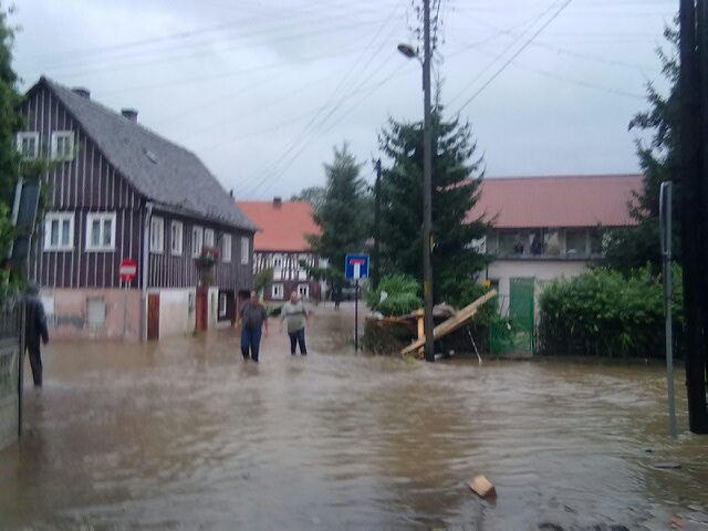 Potężne ulewy pustoszą region - 14