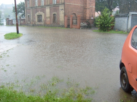 Potężne ulewy pustoszą region - 1
