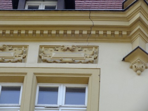 Atrakcyjną kamienicę chętnie sprzedam  - 13