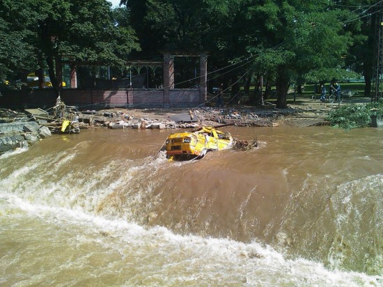 Trwa dramat powodzian - Bogatynia po powodzi (Fot. Tomasz Jędruchów)