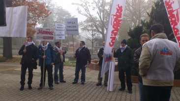 Solidarność zbiera podpisy - fot. archiwum prw.pl