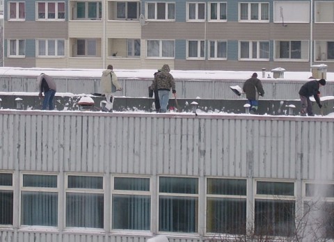 Pamiętaj o odśnieżeniu dachu (FOTO) - 0