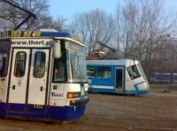Samochody i tramwaje na Podwalu - fot. archiwum prw.pl