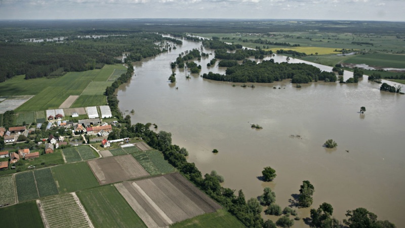 Kulminacja fali poza Dolnym Śląskiem - Odra z lotu ptaka (fot. Tomasz Gola)