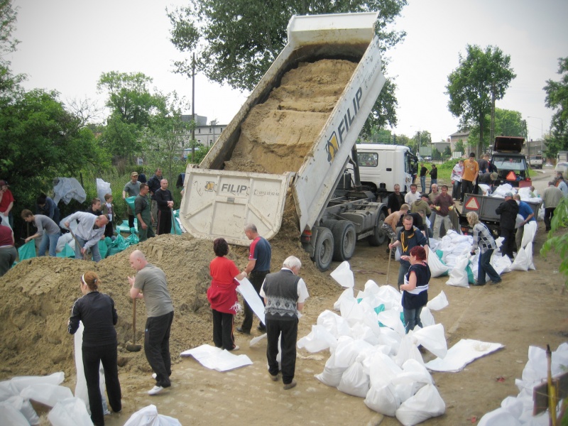 Cała prawda o powodzi (Debata) - Powódź na Dolnym Śląsku, 23.05.2010. Wrocław, ul. Kamieńskiego (Fot. Katka Szmorąg)